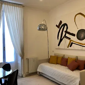 https://casa-giussano-elegante-bilocale-in-centro.it-lombardy.com
